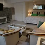 ゲストハウス Winzerhaeuschen Am Brunnen 4*