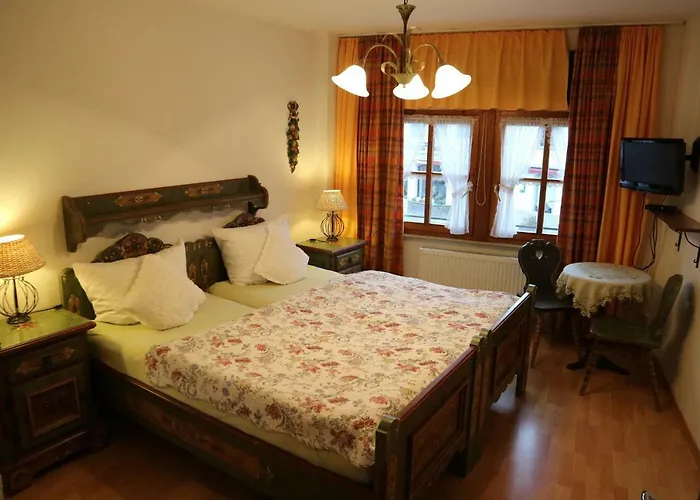 게스트하우스 Winzerhaeuschen Am Brunnen 4*