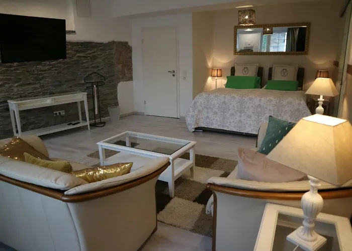 게스트하우스 Winzerhaeuschen Am Brunnen 4*