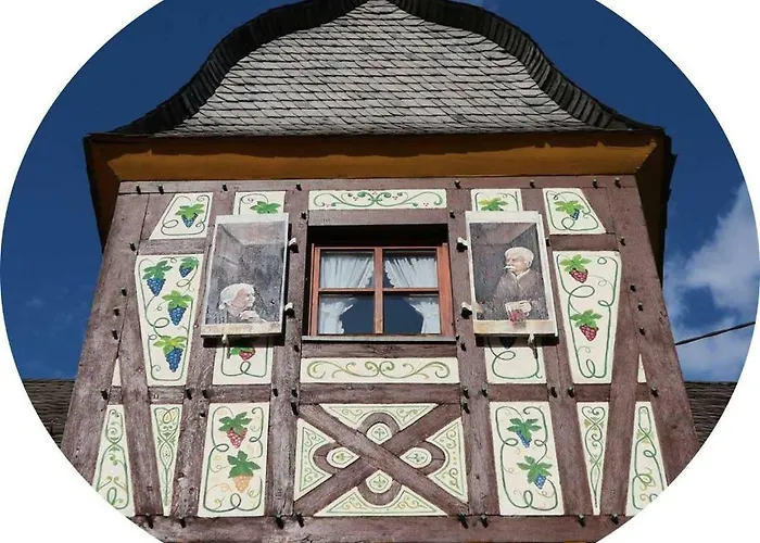 Winzerhaeuschen Am Brunnen